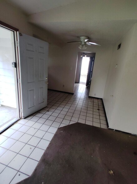 Building Photo - 1308 St Stephens Dr