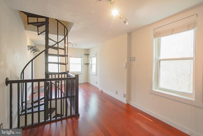 Building Photo - 2619 South St