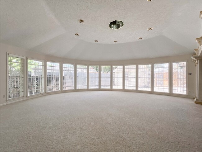 Building Photo - 8107 S Braeswood Blvd