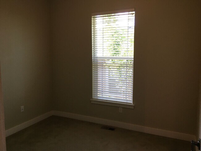 Building Photo - ra1026