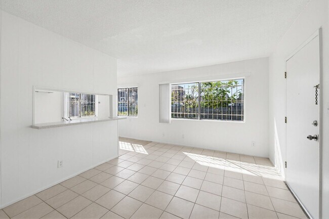 Building Photo - 1224 Normandie Ave