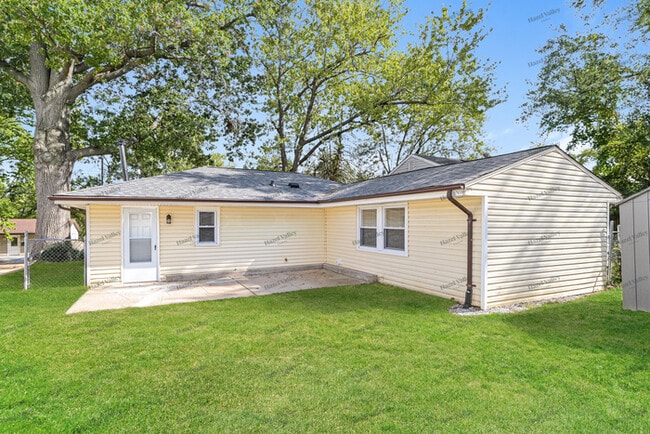 Building Photo - 3345 Suncrest Ave