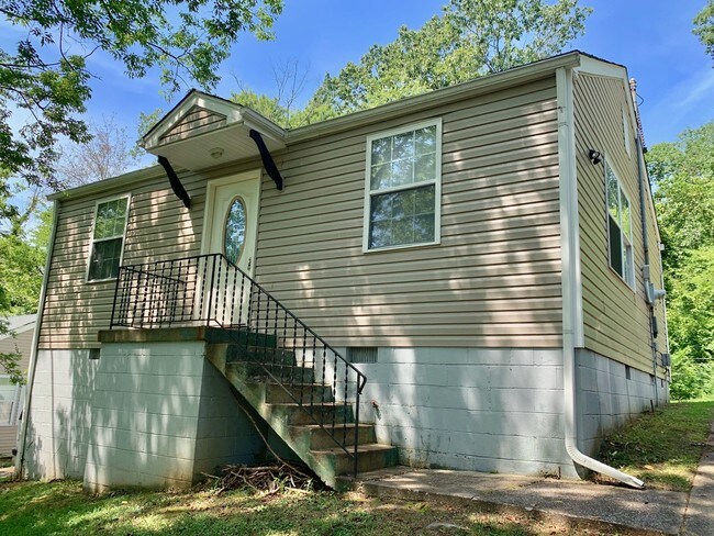 Building Photo - 854 E Happy Hollow Dr