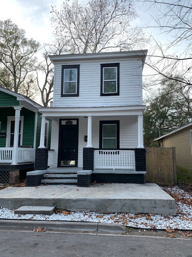 Building Photo - 1605 Grove St