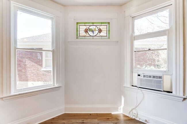 Building Photo - 2854 Shaffer Ave