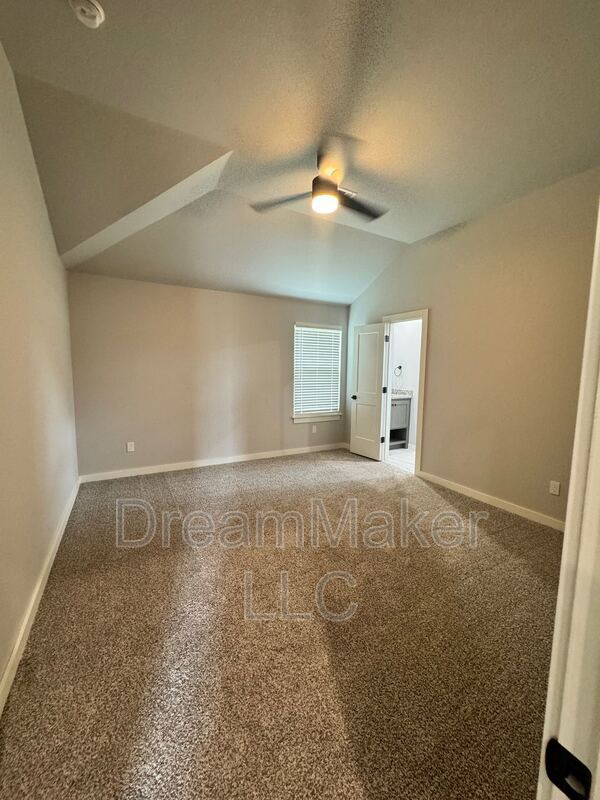 Building Photo - 736 Apple Blossom Wy