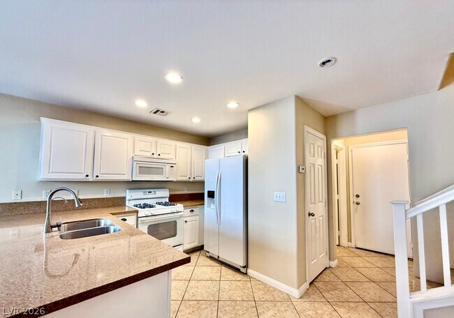 Building Photo - 10256 Missouri Meadows St