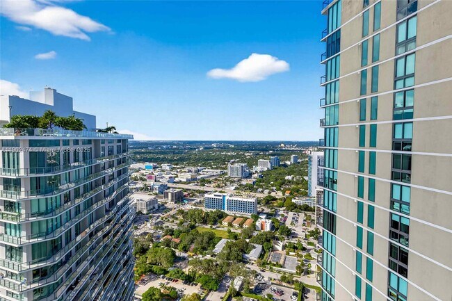 Building Photo - 480 NE 31st St