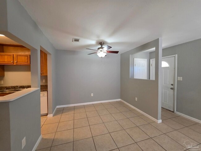Building Photo - 3346 Green Briar Cir