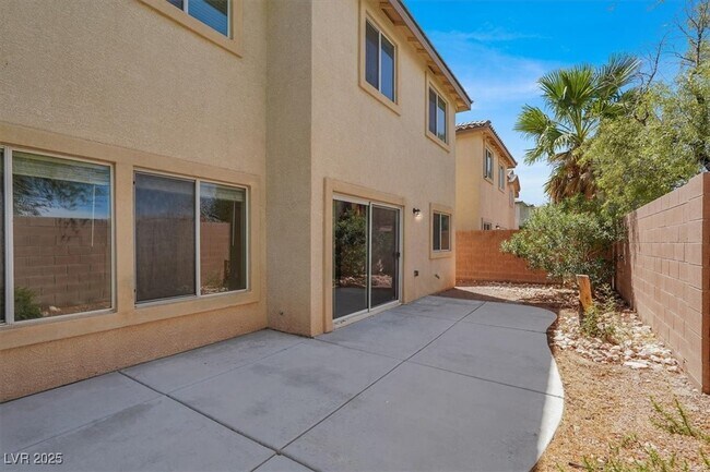Building Photo - 6245 Blushing Willow St
