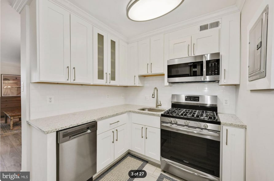 Updated kitchen with lots of cabinet space! - 240 M St SW