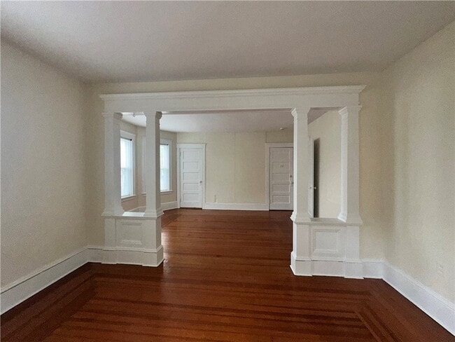 Building Photo - 14 Courtland St