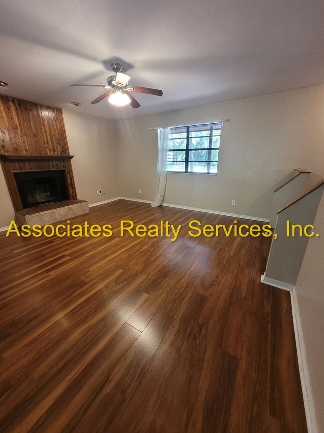 Primary Photo - MOVE IN SPEACIAL! Cute Home In Deer Run, 3...