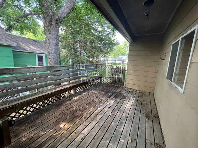 Building Photo - 404 S Minnesota- 4 Bedroom, 2 Bathroom House