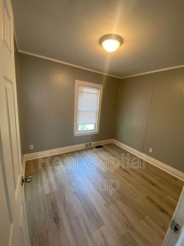 Building Photo - 1166 Kensington Ave