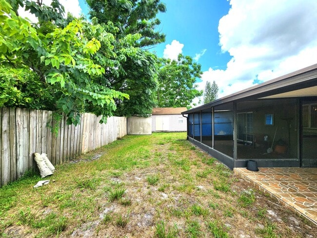 Building Photo - Spacious Single-Story Home; Private Fenced...