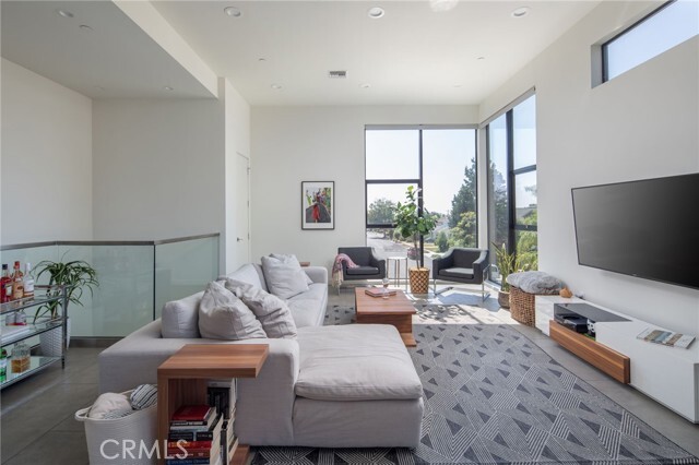 Building Photo - 1616 Amherst Ave