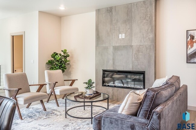 Building Photo - 2803 S Terry Ave