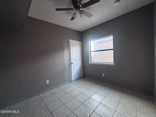 Building Photo - 7952 San Jose Rd