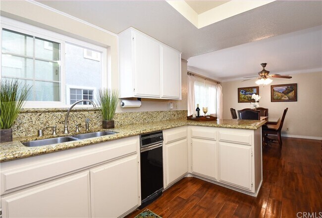 Building Photo - 2607 Vanderbilt Ln