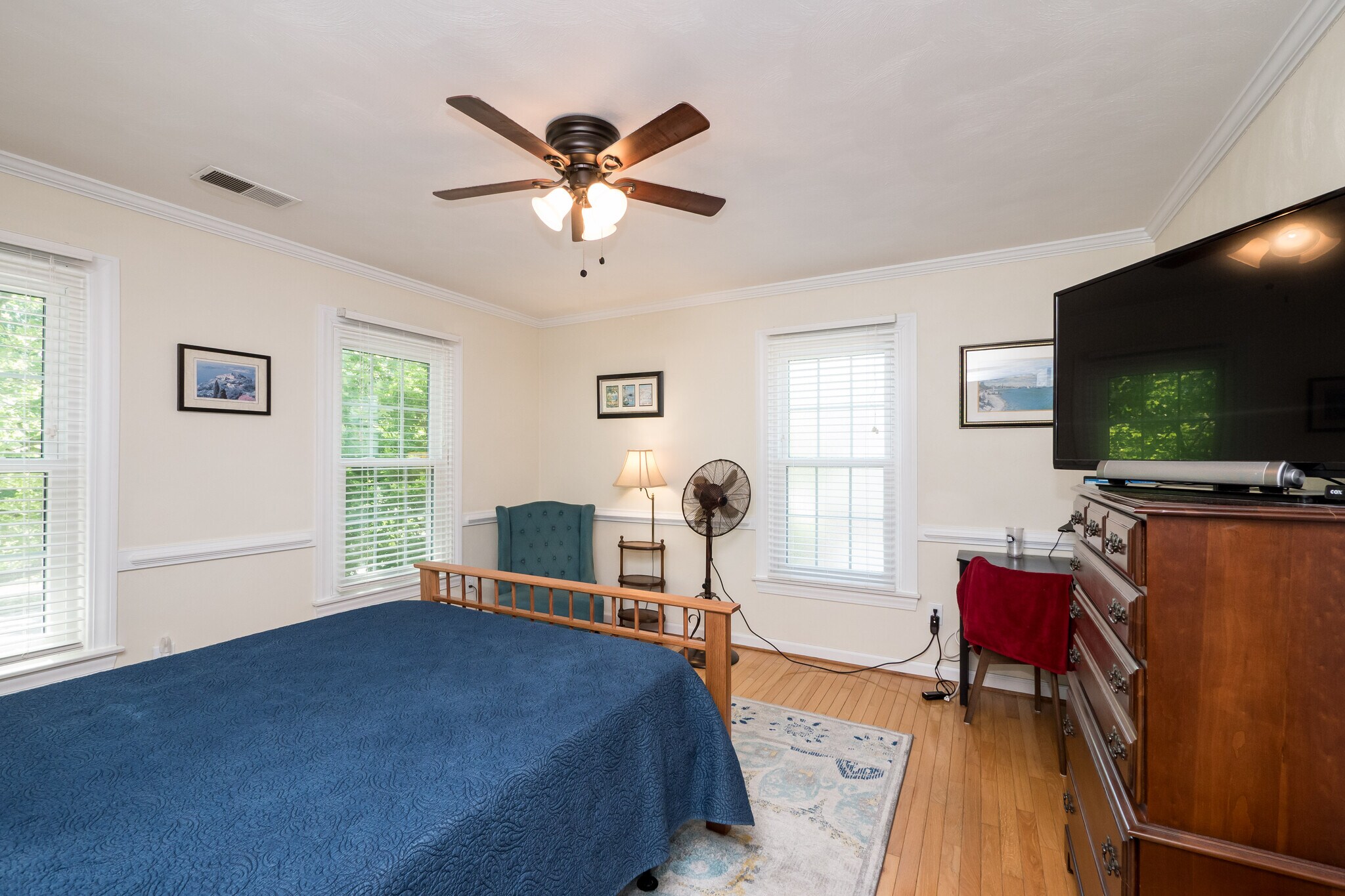 Building Photo - 338 W Olney Rd