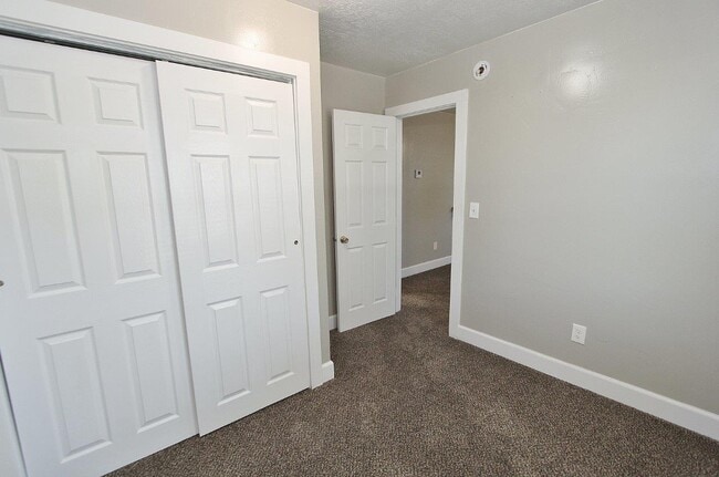 Building Photo - 146 Neilson Ln
