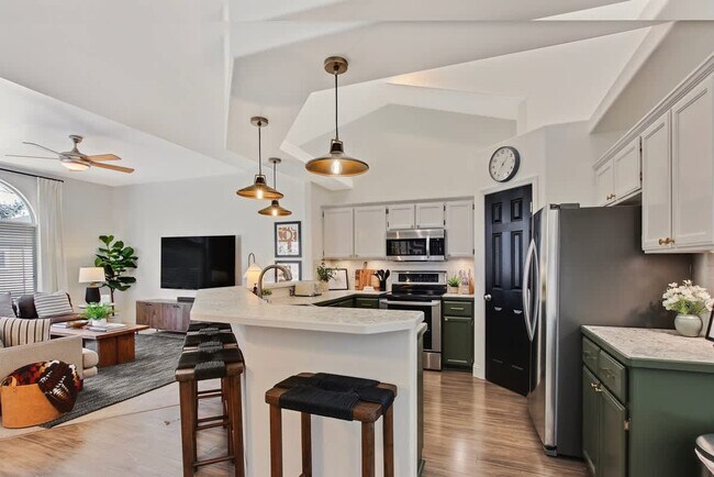 Building Photo - 14498 W Sedona Dr
