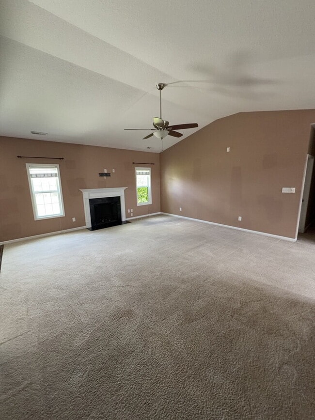 Building Photo - 111 Cavalier Dr