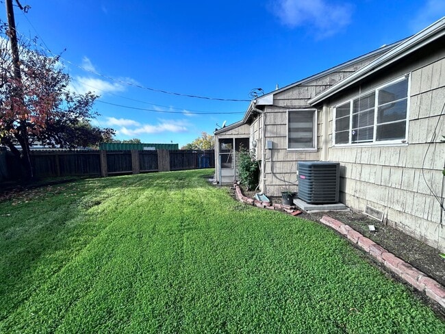 Building Photo - Updated Three Bedroom Two Bathroom Home