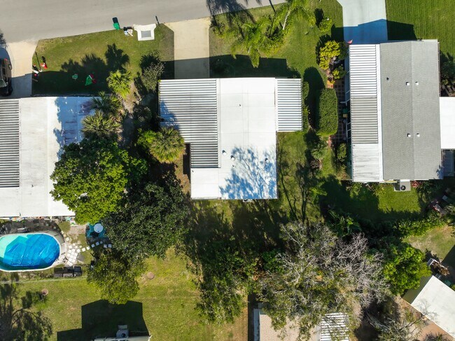 Building Photo - 909 Sequoia St