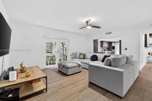 Building Photo - 3231 Salzedo St