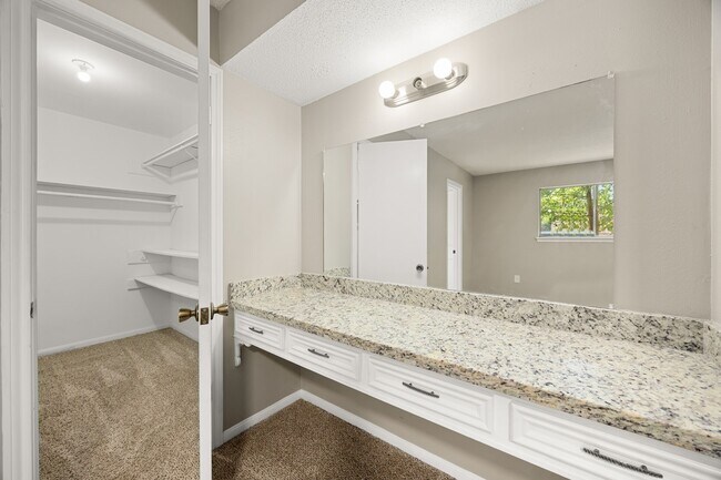 Building Photo - 5923 Pebble Springs Dr