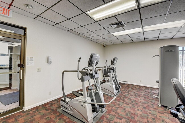 Building Photo - 2255 Lindell Blvd