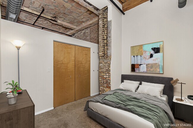 Building Photo - 1500 W Monroe St