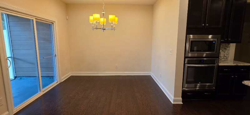 Building Photo - 1045 Benay Rd