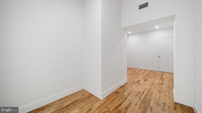 Building Photo - 512 S 4th St