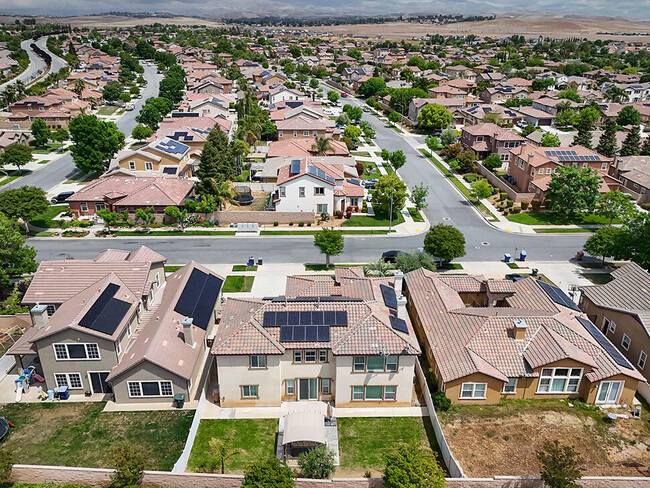 Building Photo - 5702 Segovia Way