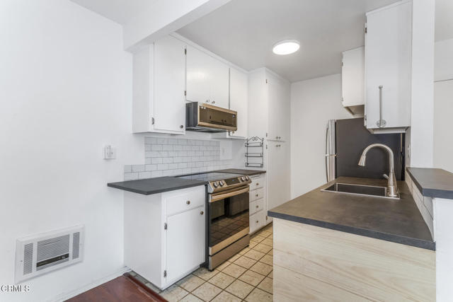 Building Photo - 355 S Los Robles Ave