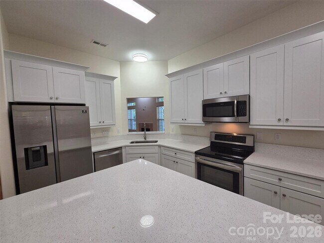 Building Photo - 112 Spring Grove Dr
