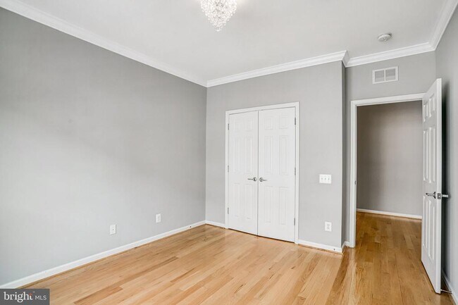 Building Photo - 20638 Sibbald Square