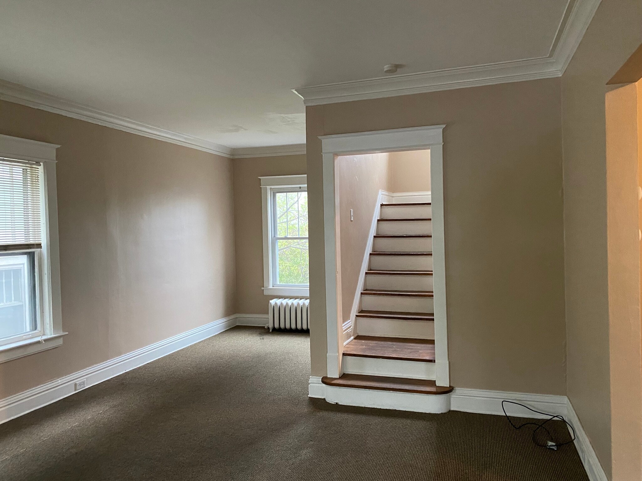 Building Photo - 619 N 17th Ave E