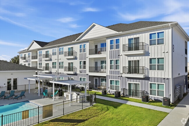 Building Photo - The Gardens at Greenhouse