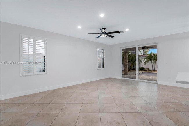 Building Photo - 2716 SW 180th Ave