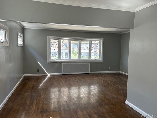 Building Photo - 4-38 Beach 22nd St