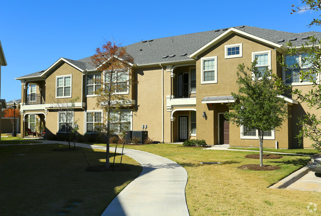 Building Photo - Century Stone Hill South