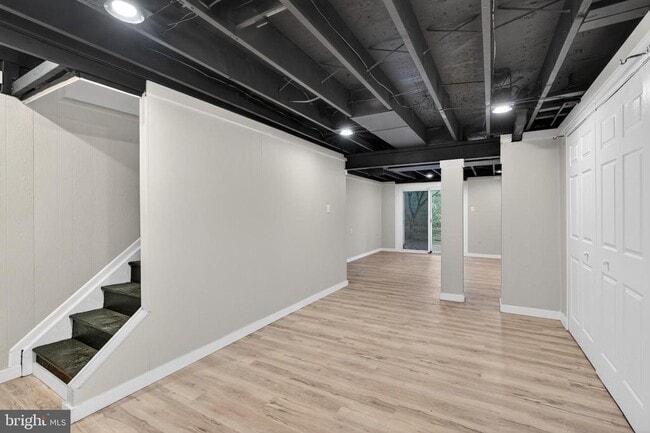 Building Photo - 9333 Pan Ridge Rd