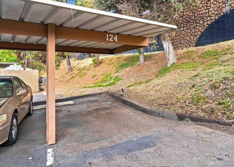 Building Photo - 2920 Briarwood Rd