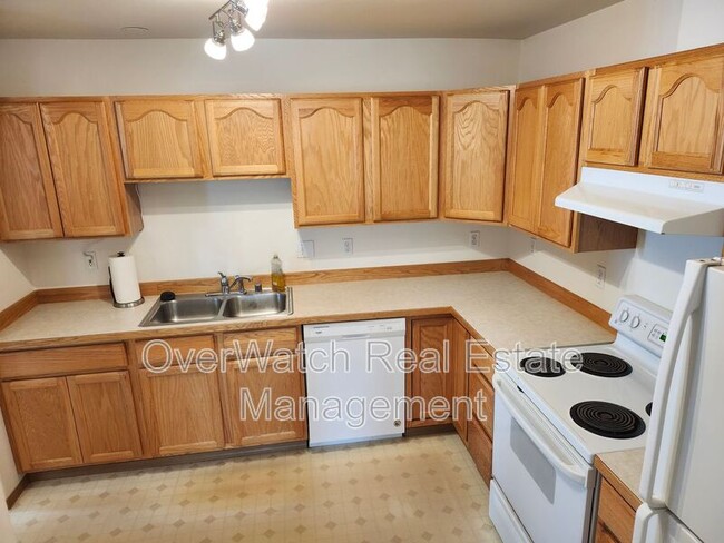 Building Photo - 4041 Lunar Dr