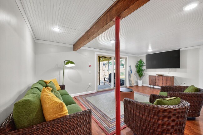 Building Photo - 5BR Retreat w/ Private Indoor Pool In Greensburg