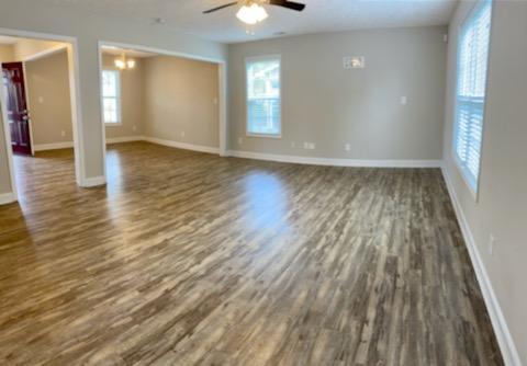 Building Photo - 415 Lake Edge Ln